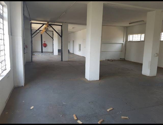 996M² WAREHOUSE FOR SALE IN KYA SANDS